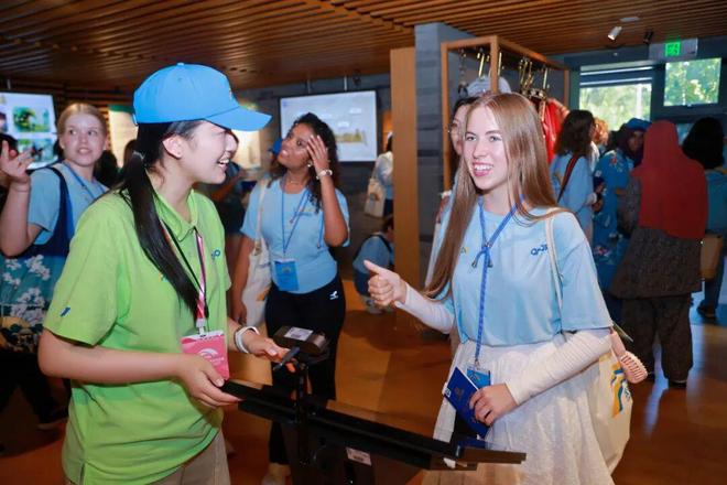 以青春為“槳”,共渡“中文”之河--福州大學(xué)外語翻譯志愿者服務(wù)隊(duì)伴行“漢語橋”側(cè)記